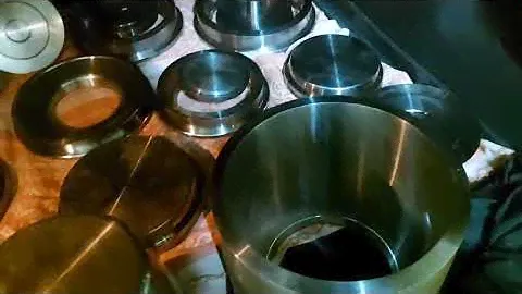 Цветочные горшки и поддоны для них (формы металлические)