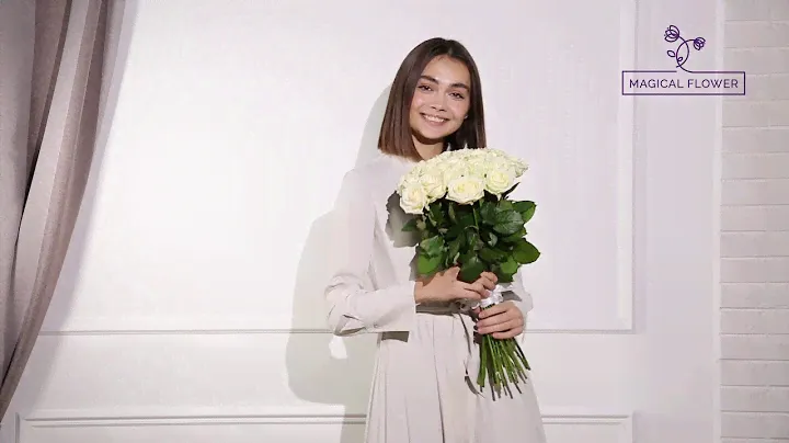 25 Белых роз 60 см