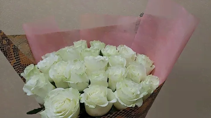 Букет из 25 белых роз