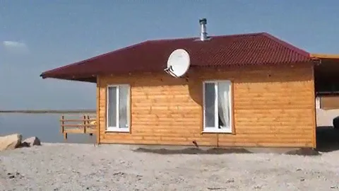 Отдых на Бердянской косе - база отдыха Тортуга